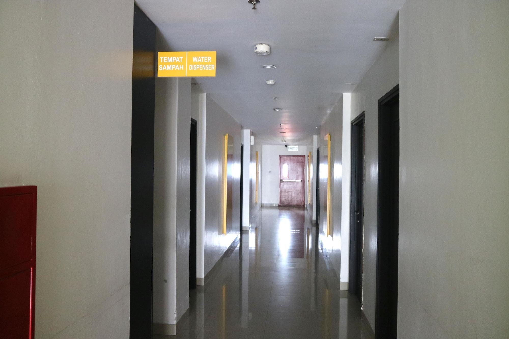 Amaris Hotel Dr. Susilo Grogol Jakarta Exterior foto