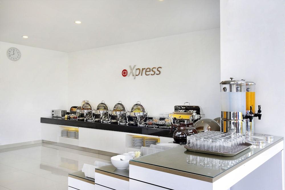 Amaris Hotel Dr. Susilo Grogol Jakarta Exterior foto