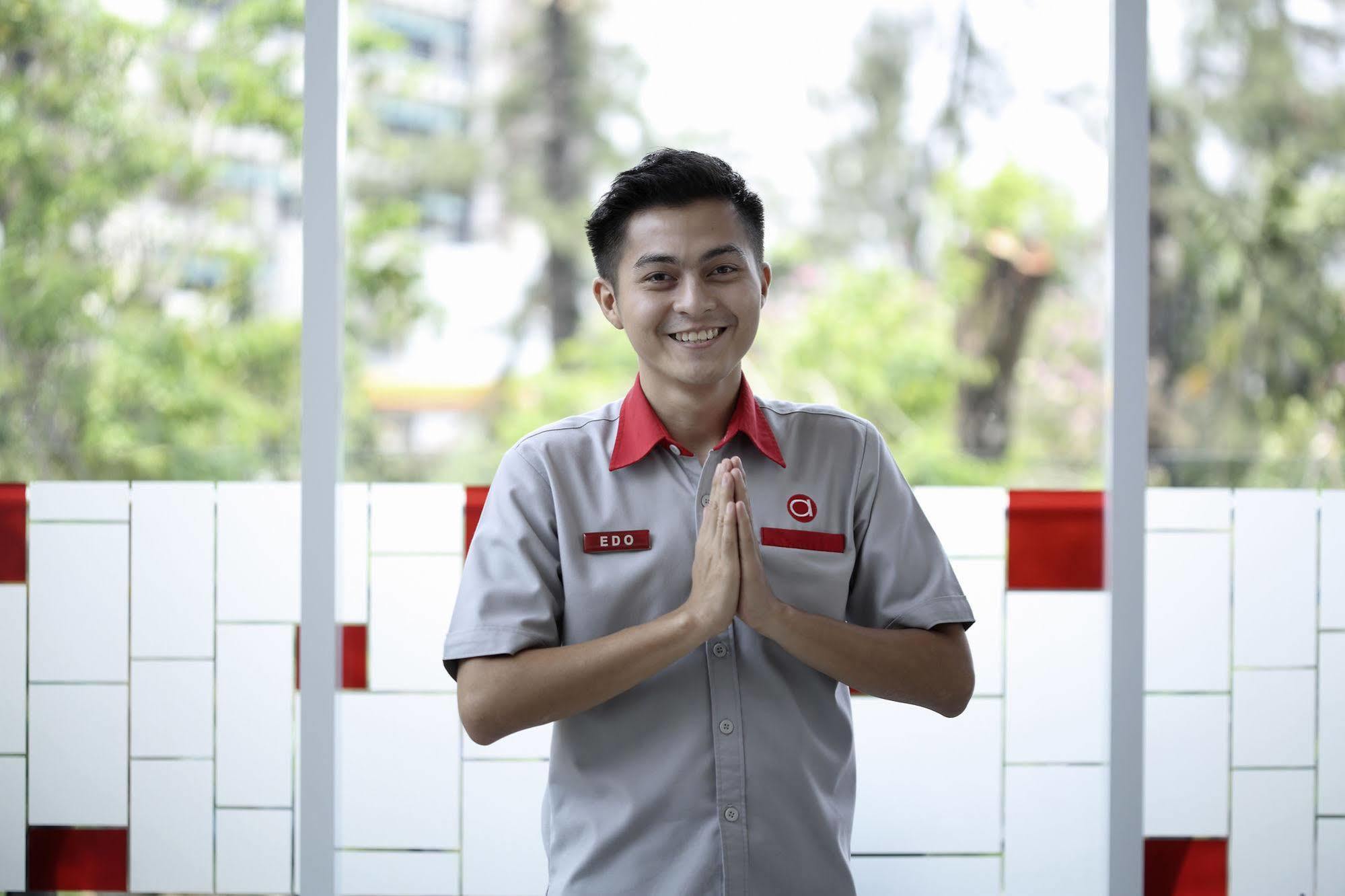 Amaris Hotel Dr. Susilo Grogol Jakarta Exterior foto